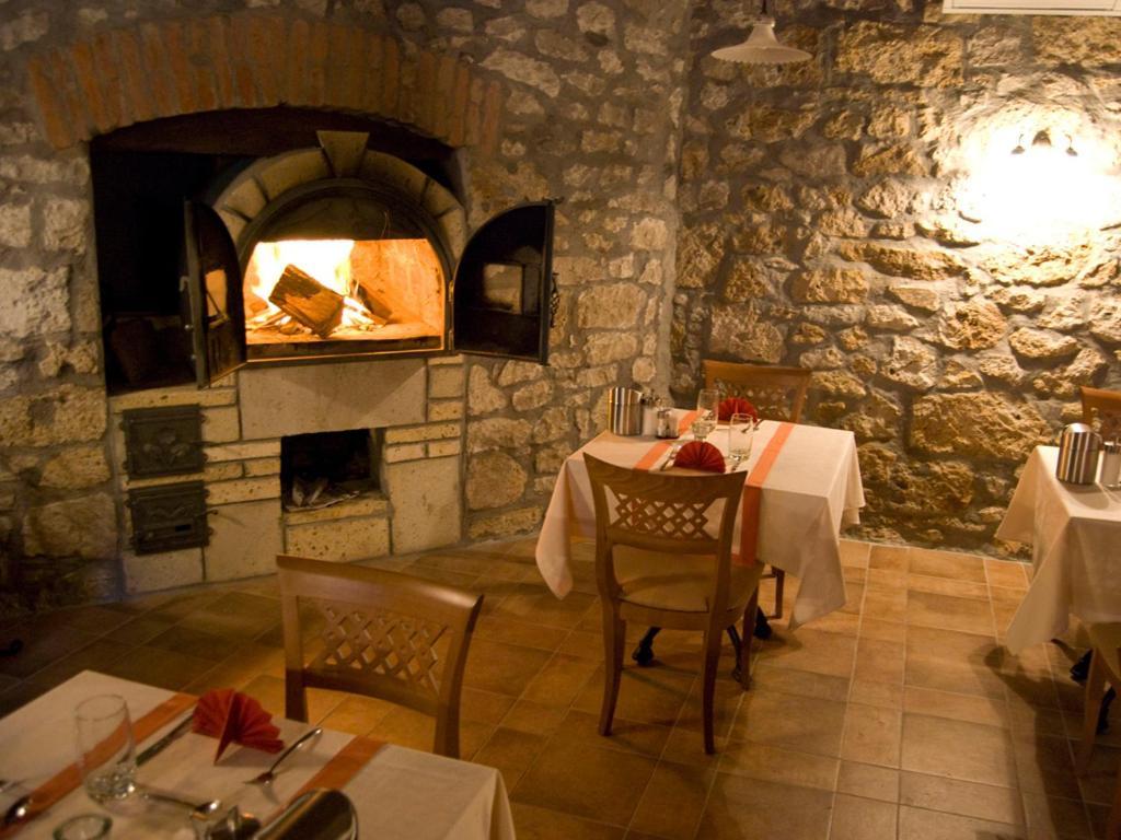 Bártfay Udvarház Tállya Exterior foto